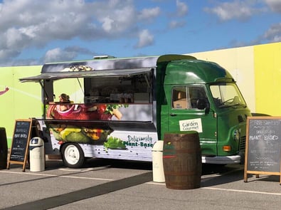 Garden Gourmet Estafette, parked on the roadside waiting for guests.